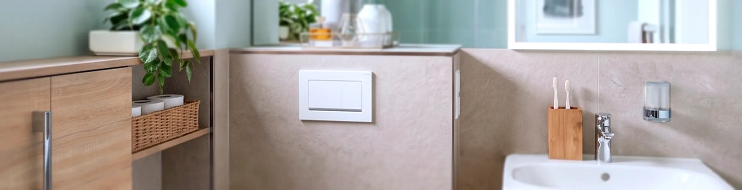 Kleines Duschbad mit Holzschrank, Waschtisch und Spiegel