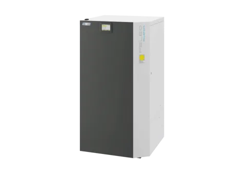 Der Pelletkessel Paradigma PELEO BlueTech vor neutralen Hintergrund.
